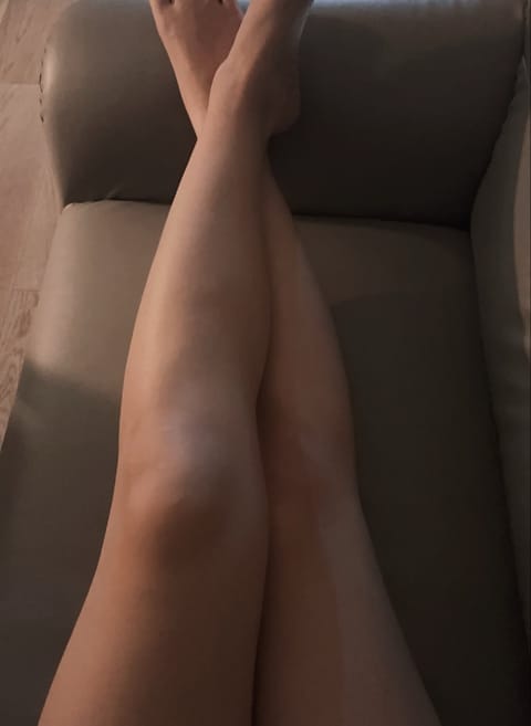 こんばんは🌙
本日も昨日と同じく17:00～ラストまでお部屋でお待ちしております✨

今日はなんだか蒸し暑くて少しジメジ