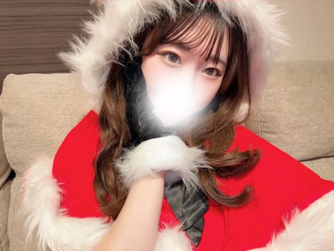 こんばんは🎄
私の1番好きなイベントのクリスマス🎅🏻
みなさんお過ごしでしょうか！？

初めてコスプレしてみました(笑)