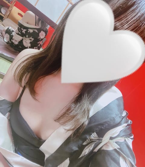 こんにちは☀︎

本日は14:00-20:00まで出勤してます🫶🏻
皆様からのご予約お問い合わせお待ちしております⟡.·