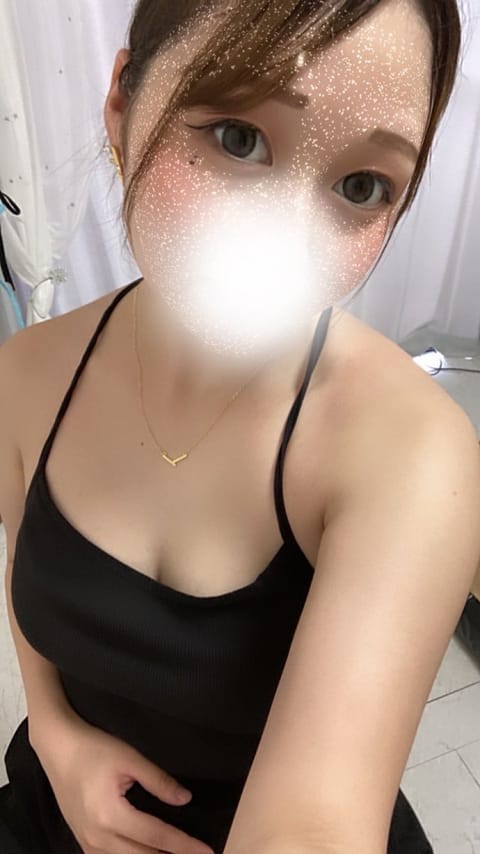 出勤しましたぁ！

たくさんのお兄様に会えるの楽しみに待ってますっ！

会いにきて💕