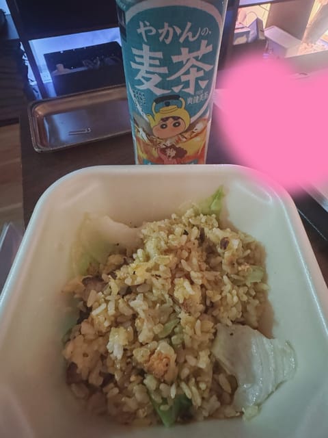 よくマカロンとか苺食べるんですか？
って聞かれるんだけど
わたしの大好物は王将の極王ちゃーはん！
鮭と豚肉ってゆう意味わ