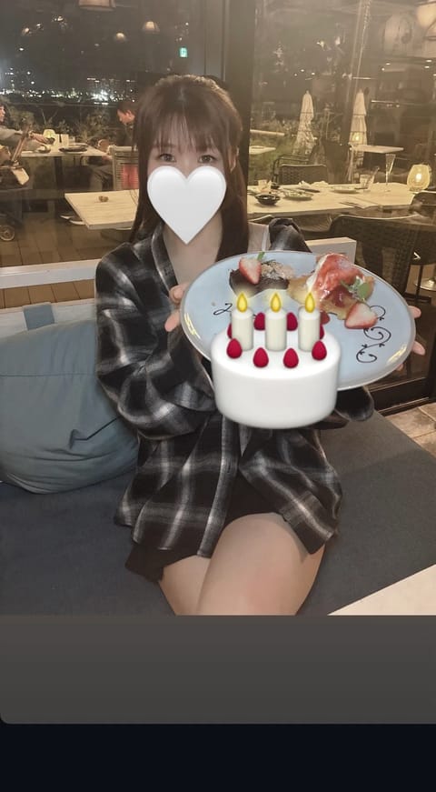 お友達にお誕生日祝ってもらったときの🎂💖
食べるの大好きなので美味しいお店知ってる方いたらそんな話もしたいです💖

スケ