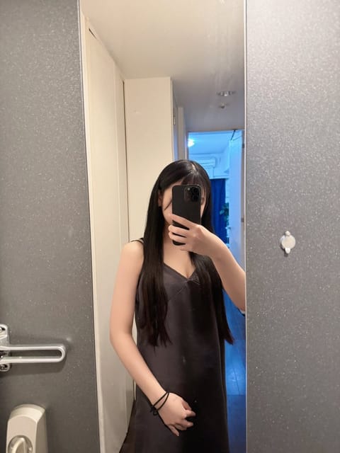 おはようございます☀♡

本日　20時〜　武蔵浦和ルームにいます🏠
年内最後の出勤です！

既にご予約いただいてる本指名