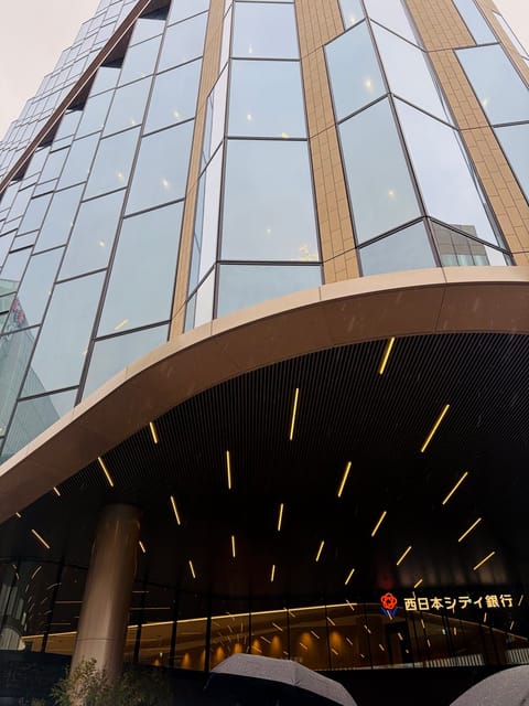博多駅前の西日本シティ銀行ビル
完成が近づいていました🏢

照明の光が
デザインの一部として取り入れられていて
素敵な雰