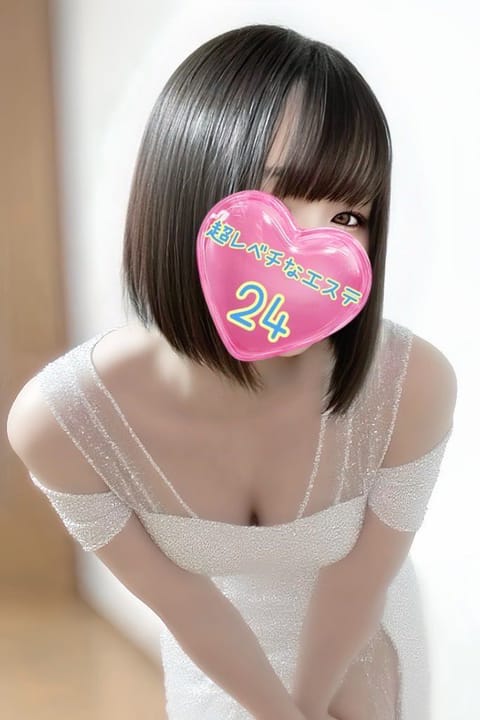 この度【@rebechi24_666 】に入店が決まりました！！✨
☁️白雪むぎです☁️

7/23〜26成田ルーム出勤