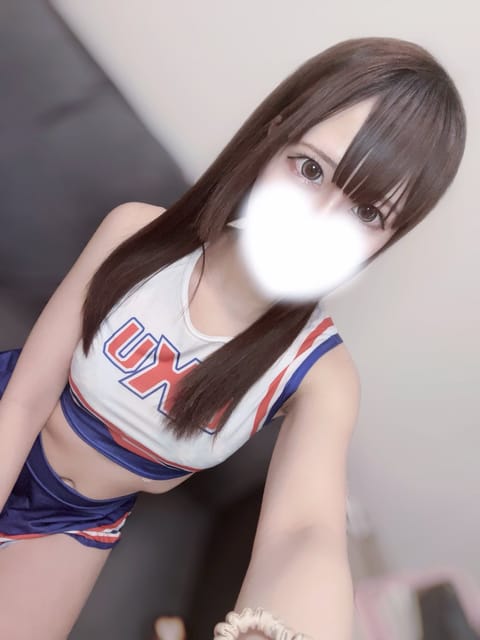 出勤してますー！
はじめて！ちあだけにチアガールの衣装❣️
たくさん楽しい時間過ごしましょー((o(｡>ω<