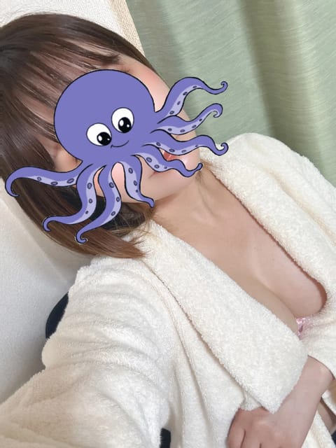 こんばんは🌝

明日5/21（木）は久しぶりに
クロスフェードさんに出勤です！

22:30-04:00

最近あまり出