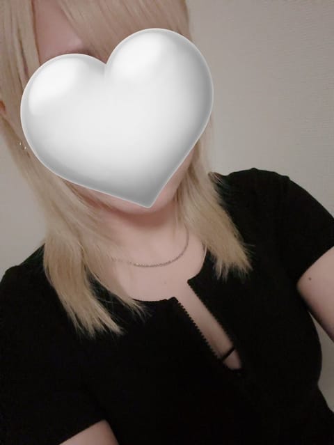 こんばんは🌙

出勤してます！
27時までお待ちしてますね🙋🏼‍♀️