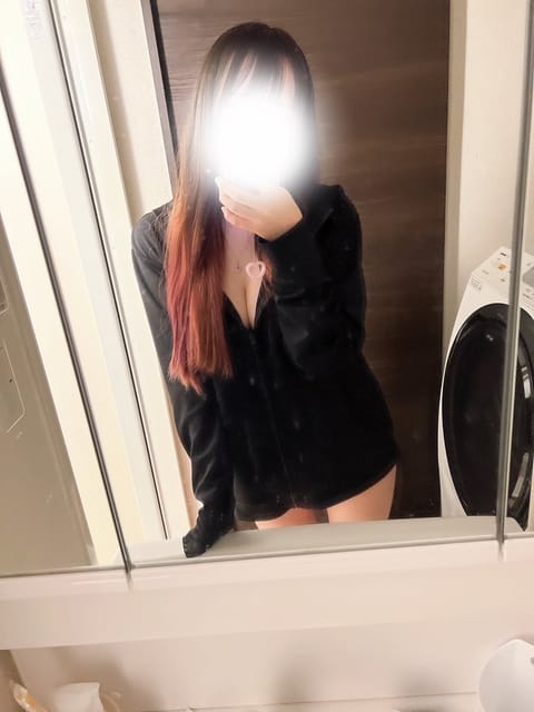 本日15時からです❕

5月ラスト出勤💫

ぜひぜひ会いに来てくれたら嬉しいです🎶
ご予約お待ちしております🫶🏻
