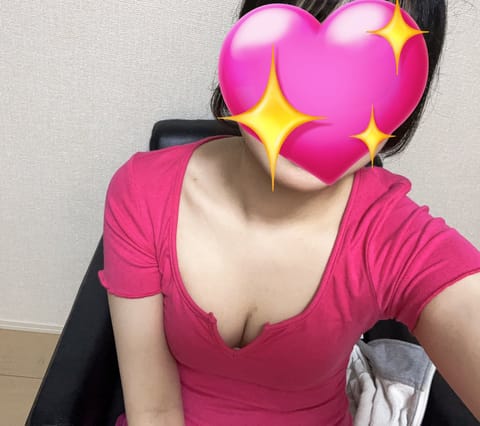 ご案内🉑です！！
雨だからお足元お気をつけて会いに来てくれたら嬉しいな(ˆ . .ˆ)っ♡
 #メンズエステ