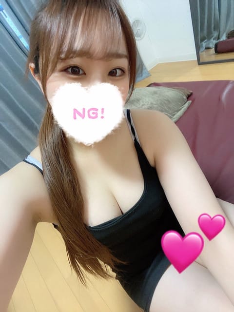 本日は15時から出勤しております！
お昼からでも来ていただけると嬉しいです♡
年内の出勤あと3日〜〜(ง •̀_•́)ง