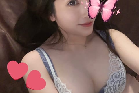 こんばんは〜ゆいです✨
先日も沢山のご予約ありがとうございました💕
今日は丁度いい気温で過ごしやすかったですね☺️
この