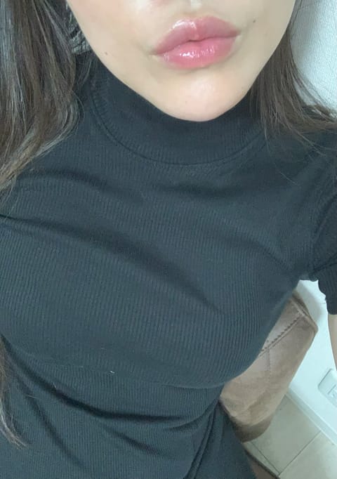 むしむし暑いですね😇今日は涼しいお部屋で２３時までお待ちしております🍧（今日は出張も可能です☺️💛）
朝1番のお客様💛
