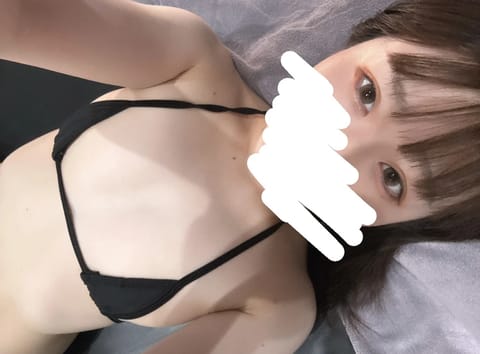 お疲れ様です！19:00-23:00麻布十番ルームで出勤してますっ
週初めひよが癒します♡

お誘い待ってます💍