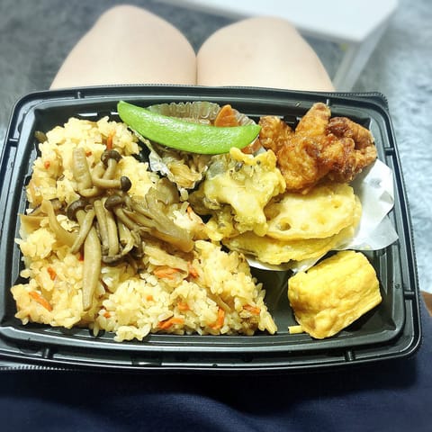 秋らしいお昼ご飯😊🍚🍄‍🟫🍗
気候は夏やけど😂

今日は20:00まで。
身体ダル重い方、お待ちしております😉