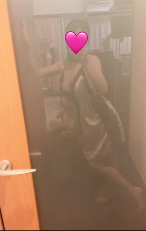 こんにちは〜！
こうやってガラスを鏡代わりにしてはっきり見えないようにしたら🧊引っかかりにくかったりするかな？🤔
ちょい