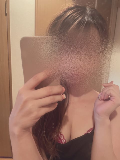 こんにちは☀️

本日18時から23時出勤します✨️

久しぶりだから楽しみー！

是非癒されに来て下さい♡
