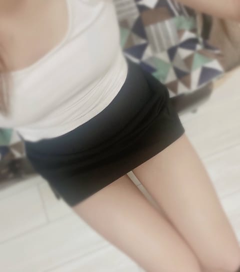 本日18:00まで出勤💗

14:00〜ご予約可能🥰
まってます〜😍😍♡

@7dream_este 
#メンエス 
#