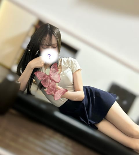 みなさまこんにちは七海です🍁

本日📍17:00〜21:00【立川ルーム】に出勤します‼︎

来週シフトも載せたのでお時