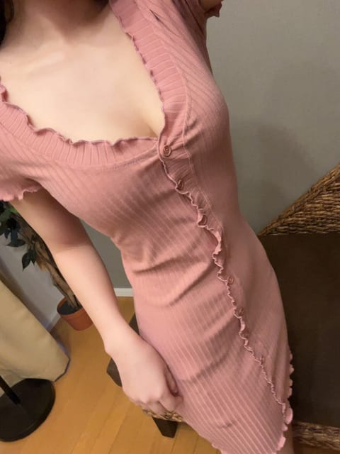 アロマミレイアの佐伯えみかです✴︎

明日10:00〜16:00の出勤です🌷

何人かにはお伝えさせていただきましたが明