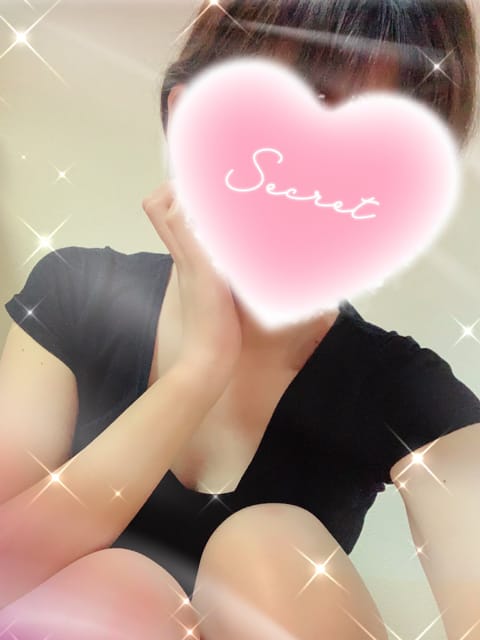 本日出勤しております！
年末に向けてリフレッシュしませんか？( ¨̮⋆)
ご予約お待ちしております⟡.·*.𝜗𝜚

#郡