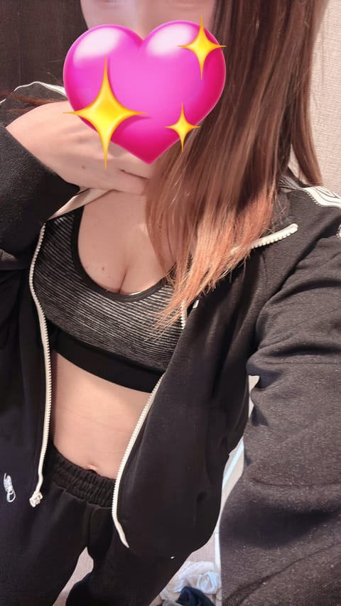 動画消しちゃったごめんなさい〜💦
身バレするか不安になって🥺
たくさんの人に気に入ってもらえたようで嬉しかったです❤️セ