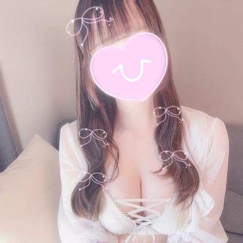 はじめまして︎︎♡
𓊆@eslabo_tokyo𓊇に入店したひかるです！

すべすべもちもちなお肌🍡♡よく笑う¨̮♡よく