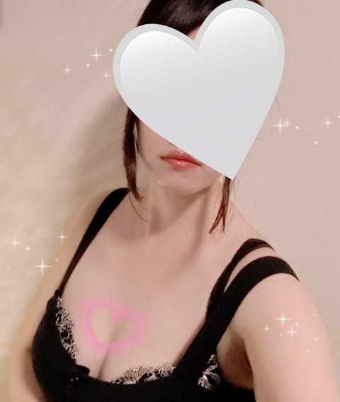 お昼にバタバタしてたらあっという間にこんな時間に💦
本日も暑いですが元気に出勤しております🍧✨
21時までいます〜お待ち