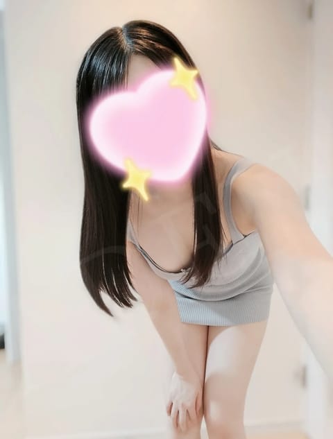 こんにちは🍀
本日は18時までの出勤です🌼

今週のTシャツが乾くまでも……良かった………（余韻）
蒼井優様の演技が本当