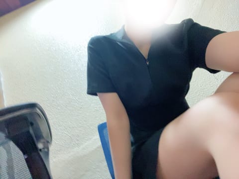 本日は19時から朝5時までいます🦉
夜行性あすかと一緒に過ごしましょう✨💕