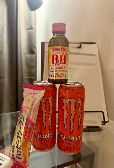 指名のお客様達とわちゃわちゃ盛り上がりました、いつも感謝であります🙇‍♀️
GWまだまだ出勤あるので、よろしくです！