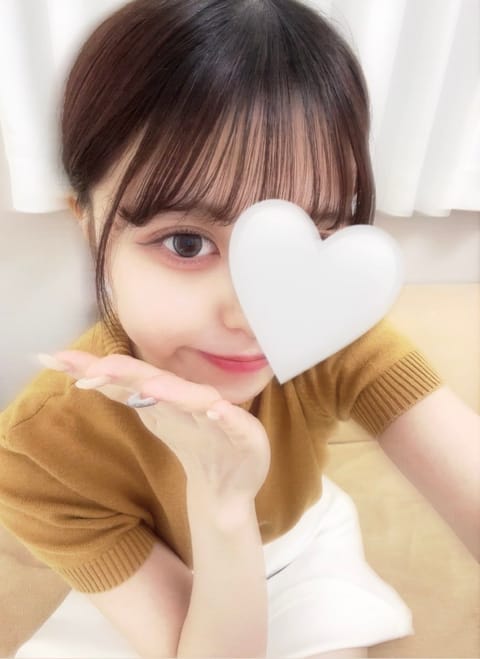 おはようございます☀️
日中は太陽が出ていて暖かい気がするけど
空気はすっかり冬で冷えますね☃❄

そんな日にはあすかと