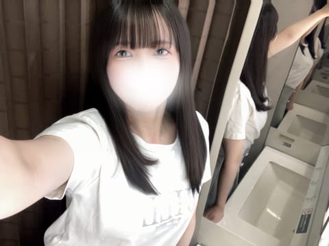 こんばんは🩵🤍
cielのすずかです🥹🫶

明日より3日間、福井出勤いたします！
9月中はこれが最後になります🪽🫧

今