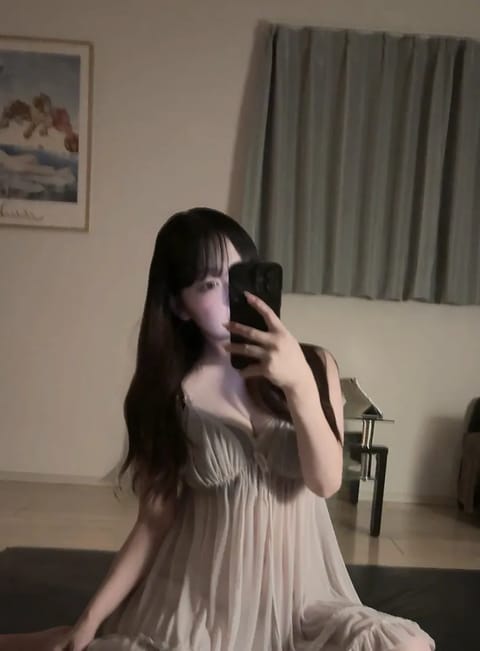 初出勤🐰🤍

事前予約満了ありがとう🈵
短い時間での出勤だったので、あっという間に終わっちゃいました🥹

初めましてなの