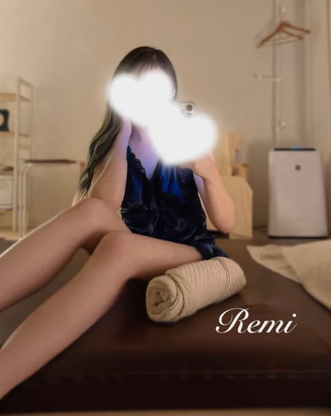 .
出勤しました👣💓

今日も暑いですね…🫠💦
お部屋涼しくしてお待ちしてます！