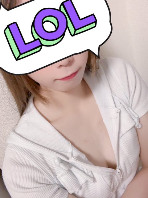 急遽出勤が決まりました😊
里美れんです♪

本日は短いですがよろしくお願いします
11:00~16:00@渋谷