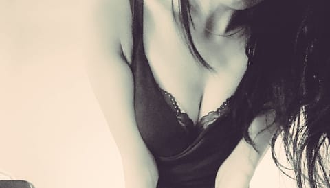 0時00分～出勤します🦉🍒
後2枠です😌💓
ご予約お急ぎ下さいませ🙇‍♂️💝

明日の朝10:00～も出勤してるよん😙🤞