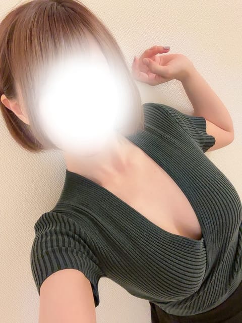 はじめまして🌟
7月に入店しました『しの』です☺️

これからよろしくお願いいたします！

明日16（木）20:00-2
