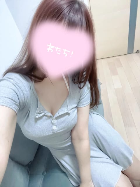 昨日逢いに来てくれた方ありがとうございました˘ ᴗ  ̫ ᴗ ˘

今日も出勤してます🫶🏻
雨だけど会いに来てくれると嬉