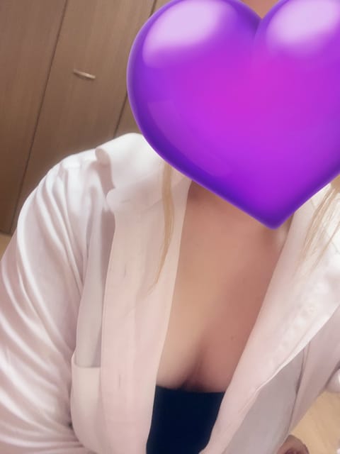 こんばんは❕
明日13時〜18時まで出勤します💭💗
事前予約オススメですっ🤍🤍🤍
素敵なお兄様にお会いできるの楽しみに

