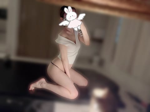 本日出勤です！♡
22:10~ラスト1枠🈳ありますので、ぜひ立ち寄ってください✨