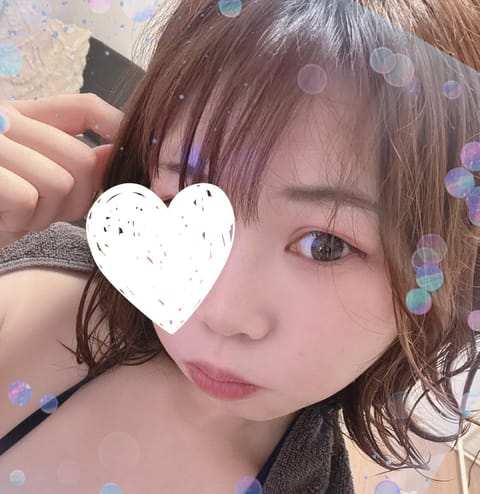 18:30〜27:00出勤します🚗

ご予約してくれたお兄様方ありがとう♡
お会いできるの楽しみにしてます😘

後半の予