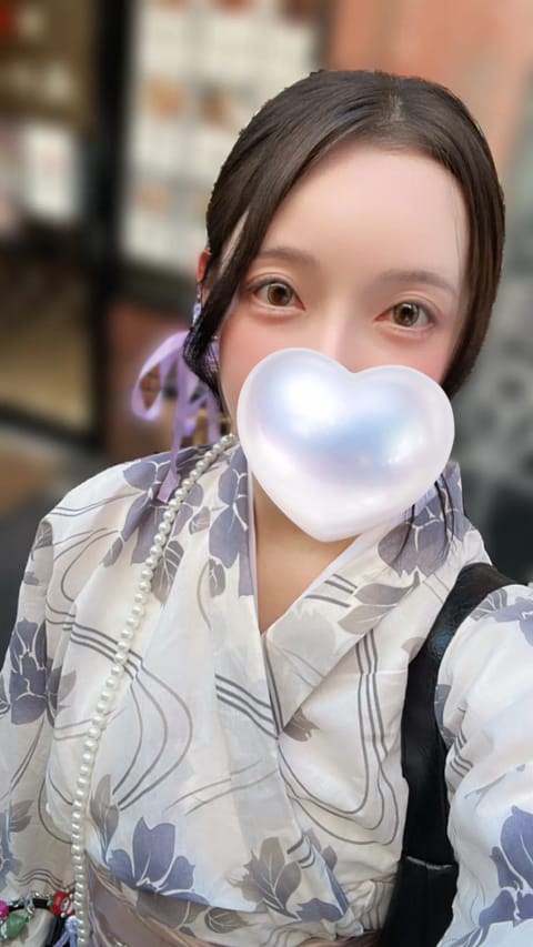 この間は浴衣を着たよう〜👘
夏っぽいことしたいよね🎐

次回出勤は8/5 水 18:30〜23:00

品川のお部屋にい