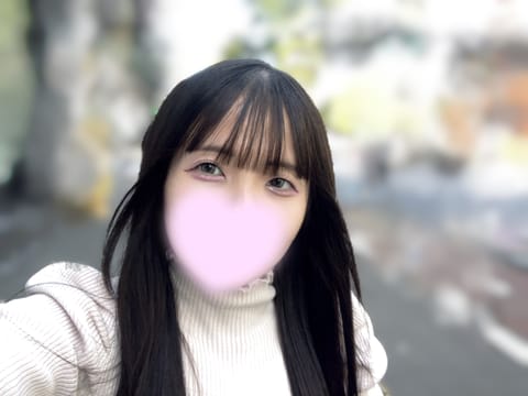 今日明日います( ᴖ ᴖ )♩横川です❕

4月はこれで最後になります( ՞. .՞)"
次回はGW明けです！期間少し開