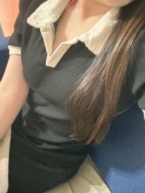 出勤したよ🫶
今日は 18–26 いる☺️
最近、
はじめましてさんにも、
仲良しさんにも、
久しぶりさんにも会えて嬉し
