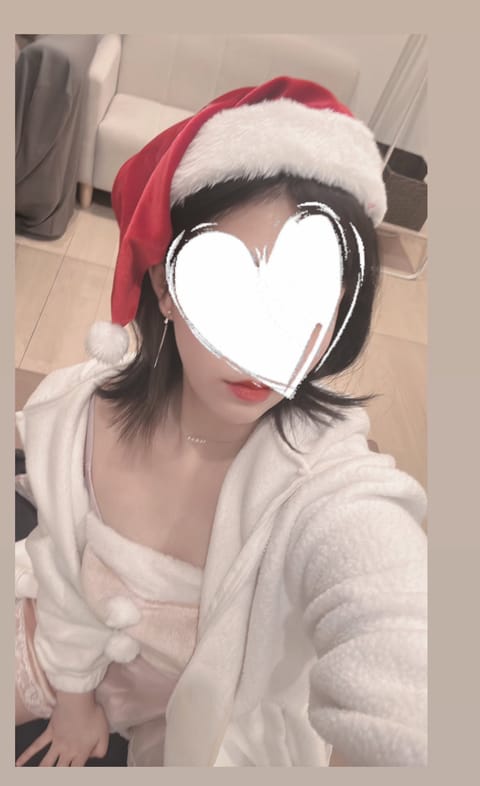 🕊️西新宿🕊️16:00-22:00
✧*｡🎄𝐌𝐞𝐫𝐫𝐲𝐂𝐡𝐫𝐢𝐬𝐭𝐦𝐚𝐬 Eve🎄✧*｡

今日は雨で寒い中予約してく