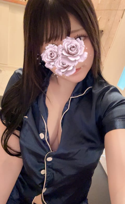 こんばんは✨

本日の入室してます🎵5時までお待ちしておりますのでよろしくお願いします☺

今日も寒いのでお部屋暖かくし