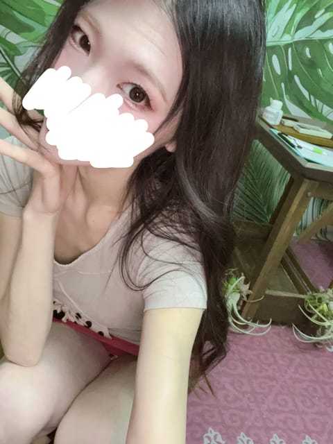 おはようございます☀️ルームに出勤いたしました🐣🩷

暑い日が続きますが、ぜひ遊びに来てくださいませ🙇🏻‍♀️✨今週の出