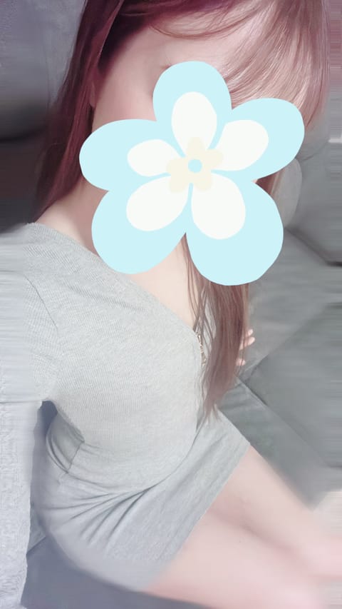 おはようございます☁️
本日12:00〜16:00
出勤してます🤍
GW😳✨
癒されに＆遊びに来てください🤲🤍