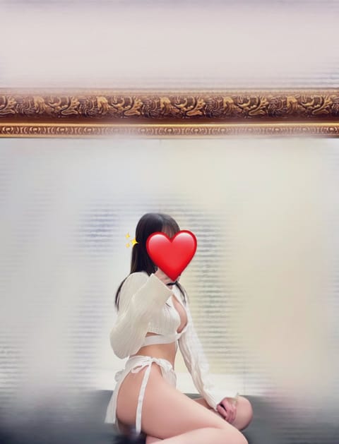 ニットの季節🧶🤍
一緒にあたたまろう‼︎待ってますっ♪
DMでの予約も🉑です⭐︎
